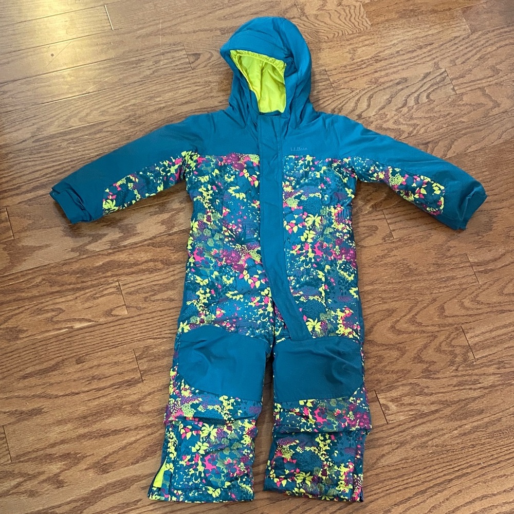 LL Bean Child One Piece Snowsuit, Great Shape, 4T.